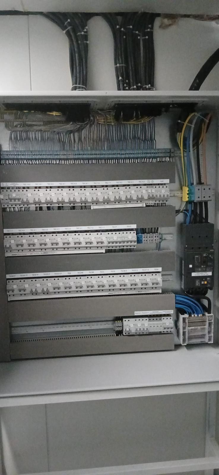 Lucrare de instalații electrice — Accesoria